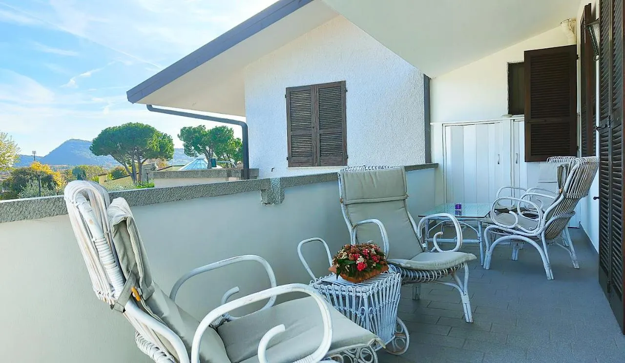 Appartamento Jessica Con Piscina Privata Manerba del Garda Italien